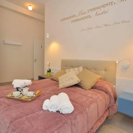 Residenza Eleonora Alojamento de Acomodação e Pequeno-almoço Salerno