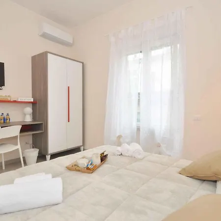 Residenza Eleonora Alojamento de Acomodação e Pequeno-almoço Salerno