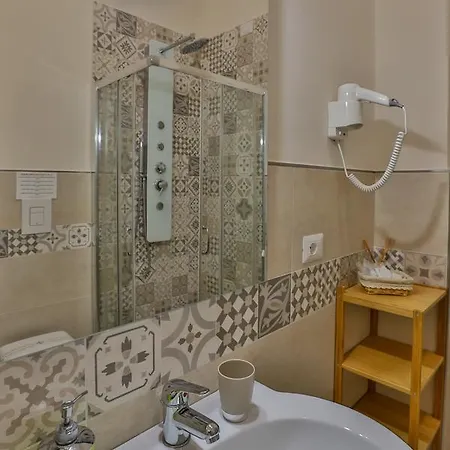 Residenza Eleonora Alojamento de Acomodação e Pequeno-almoço Salerno